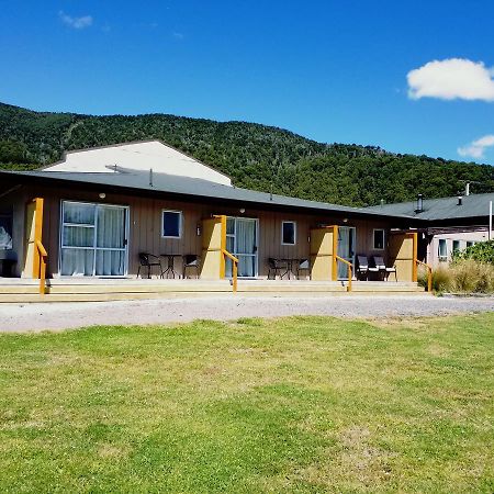 The Crossing Lodge Erua Екстериор снимка