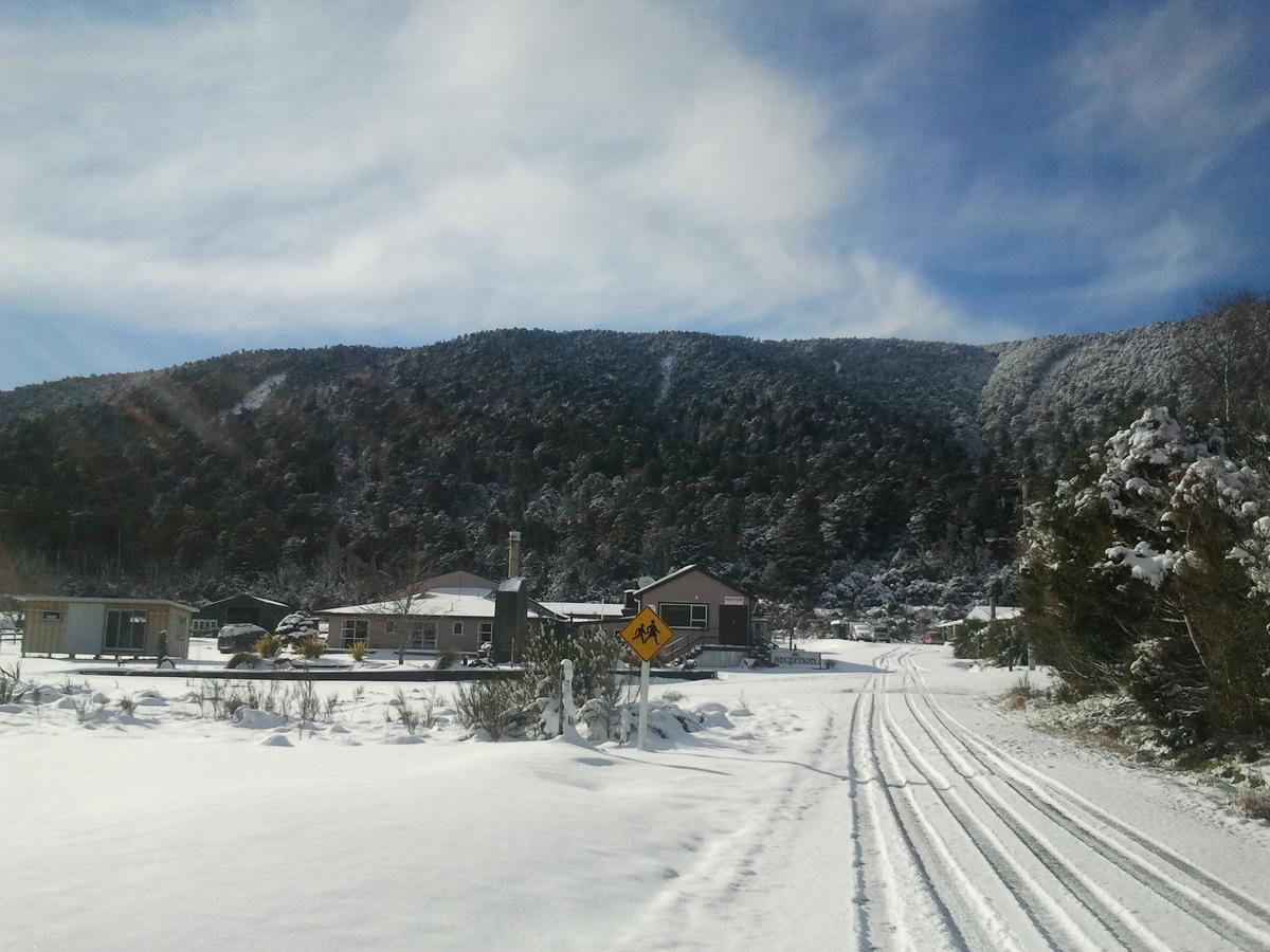 The Crossing Lodge Erua Екстериор снимка