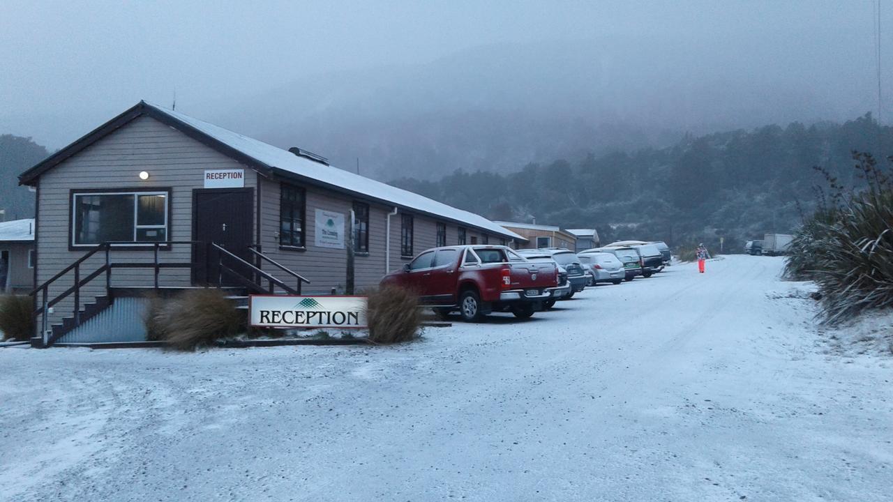 The Crossing Lodge Erua Екстериор снимка