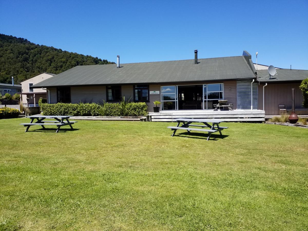 The Crossing Lodge Erua Екстериор снимка